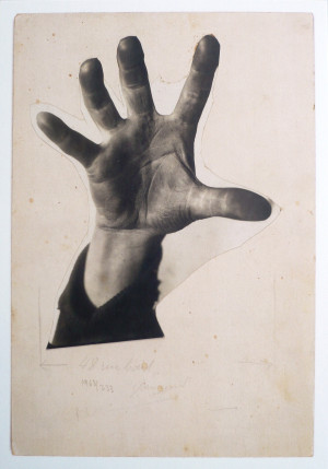 5 Finger hat die Hand  (Aus der Mappe: Die Zeit schreit nach Satire. Photomontagen 1927-1929)
